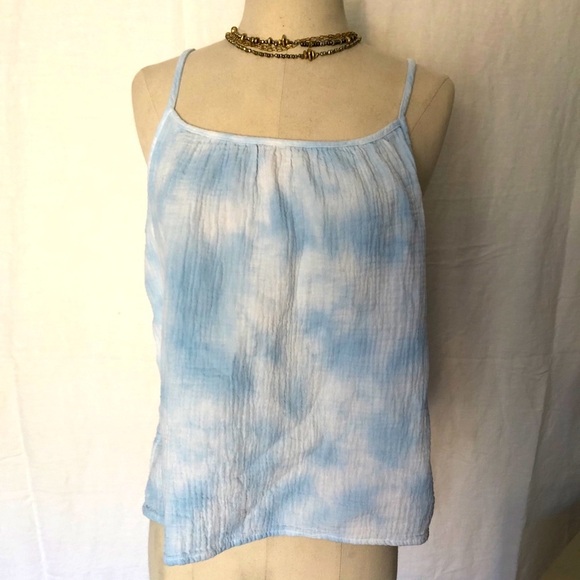 Universal threads light blue and white tank camisole, watercolor pattern size M - Picture 1 of 9